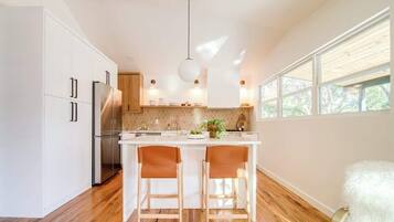 House, Multiple Beds, Pool Access, City View (116 W Burbank) | Private kitchen | Coffee/tea maker, electric kettle