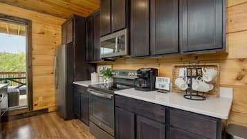 Cabin, Multiple Beds, Hot Tub | Private kitchen | Fridge, microwave, oven, stovetop