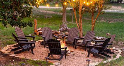 Luxurious Haus With Firepit & Cowboypool - 6 Mins to Fred