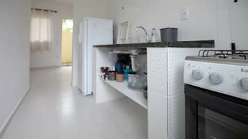 Deluxe Apartment | Private kitchen | Fridge, microwave, oven, coffee/tea maker