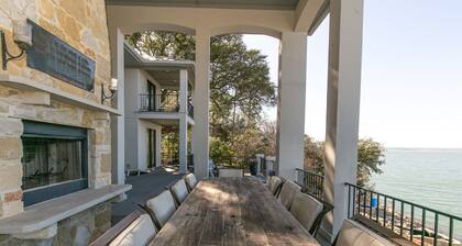 Lakefront Luxury-breathtaking Views-games-firepit