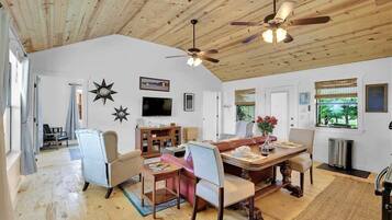 Cottage, Multiple Beds, Patio (6426 Old San Oak) | Interior