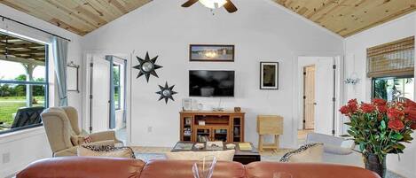 Cottage, Multiple Beds, Patio (6426 Old San Oak) | Living area