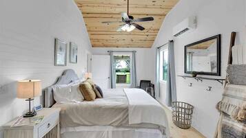 Cottage, Multiple Beds, Patio (6426 Old San Oak)