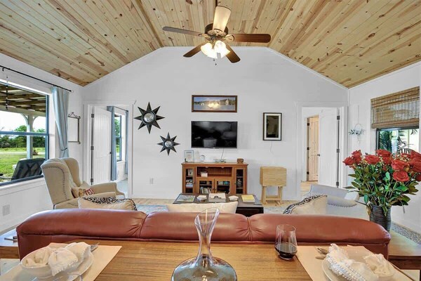 Luxurious Cottage On 3-acre's In Fred Wine Country - Texas