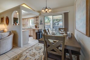 Dining - Lake Havasu Home Near Rotary Park + London Bridge! (Lake Havasu City)