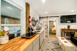 Fridge, microwave, coffee/tea maker, toaster