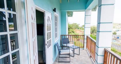 Golden Palms Apartment - Modern, spacious, self-contained single Apartment