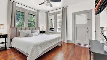 House, Multiple Beds, Pool Access, Pool View (106 East Nimitz) | 4 bedrooms, individually decorated, individually furnished, bed sheets