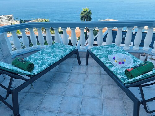 Sunny studio with breathtaking sea view from spacious terrace