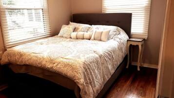 2 bedrooms, desk, iron/ironing board, free WiFi