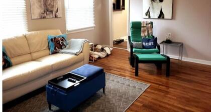 Mutts & Mugs on Maple