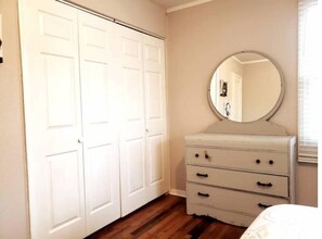 2 Schlafzimmer, Schreibtisch, Bügeleisen/Bügelbrett, kostenloses WLAN