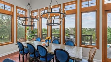 House, Multiple Beds, Pool Access (10512 Lakepark Dr) | Dining