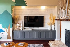 Huis, Meerdere bedden, toegang tot zwembad (10512 Lakepark Dr) | Interieur