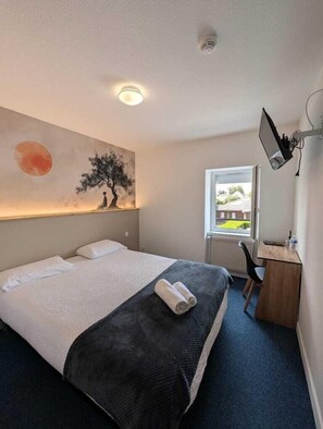 Superior Double Room, Garden View | Premium bedding, memory-foam beds, desk, laptop workspace - Le Saint-Georges (Saint-Georges-de-Mons)