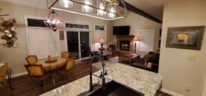 Interior - On the Hooch in HELEN Hot Tub Fireplace Dog Friendly Walk to all the fun! (Helen)