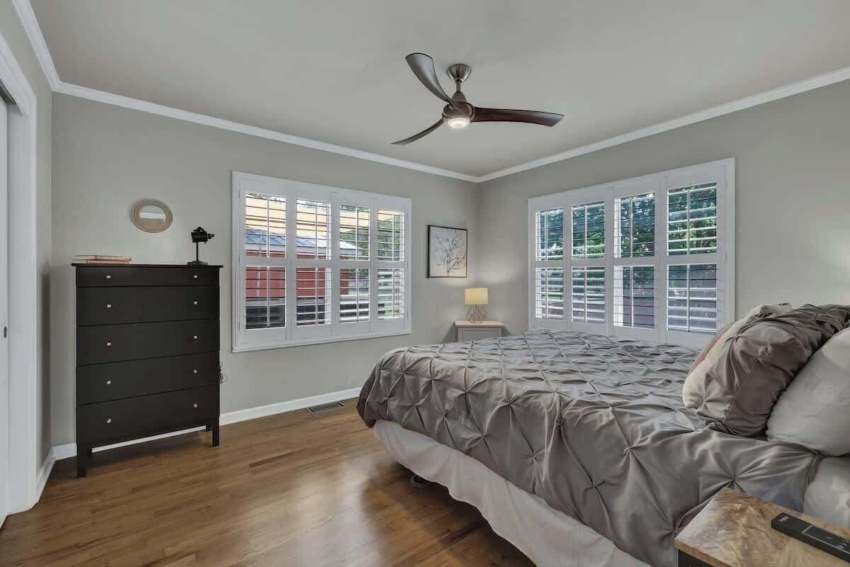 3 habitaciones, decoración personalizada y muebles diferentes 