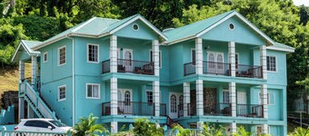 Golden Palms Apartment - Modern self-contained spacious Apartment 