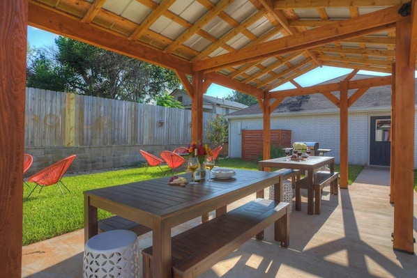 Outdoor dining