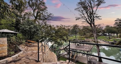 Luxury Lakefront Oasis With Boat Dock-firepit