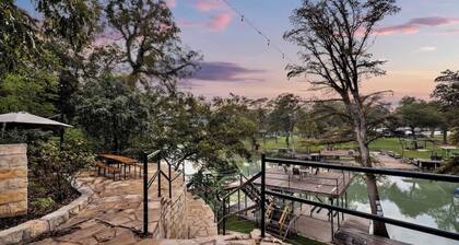 Luxury Lakefront Oasis With Boat Dock-firepit