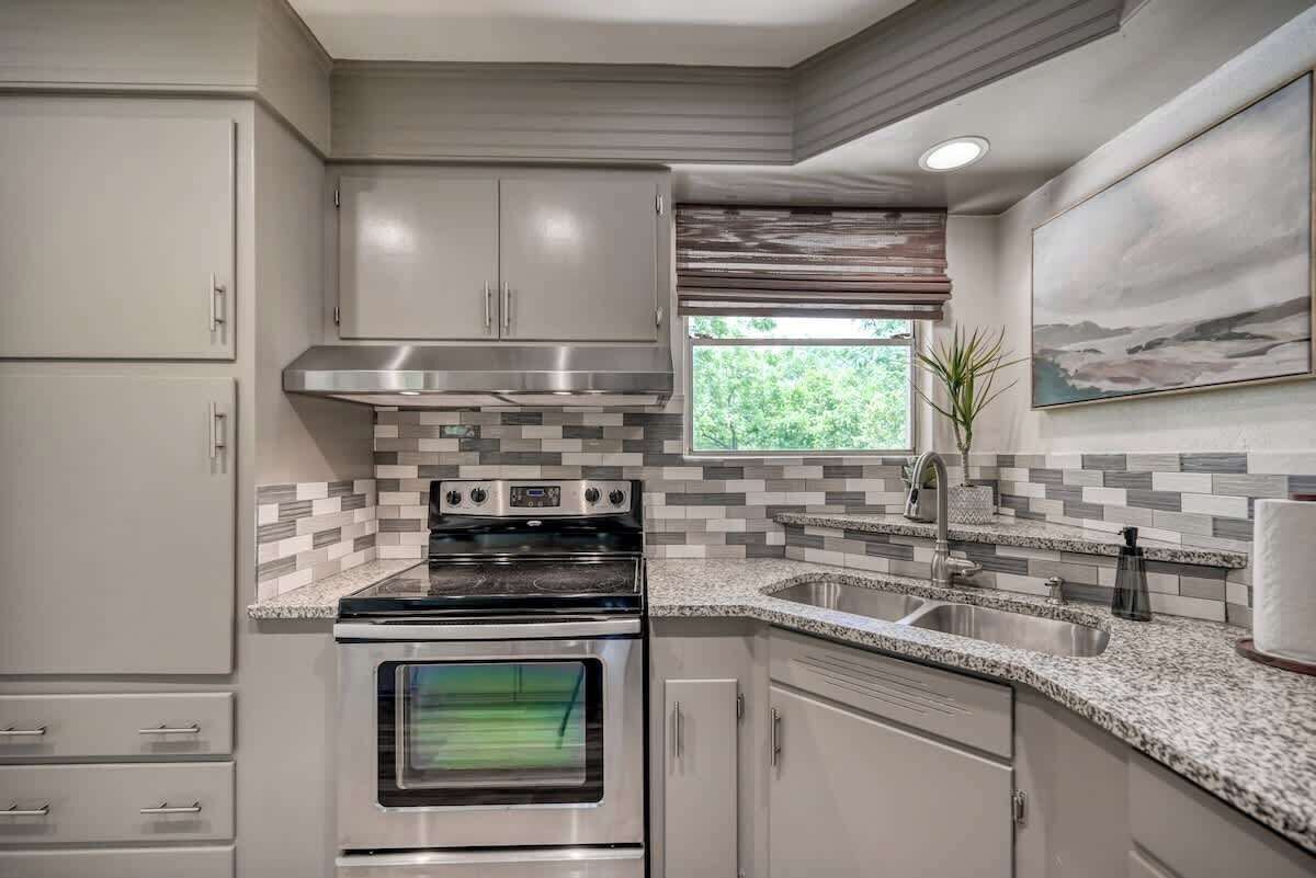 House, Multiple Beds, Patio (644 Cypress Ridge) | Private kitchen