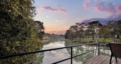 Luxury Lakefront Oasis With Boat Dock-firepit