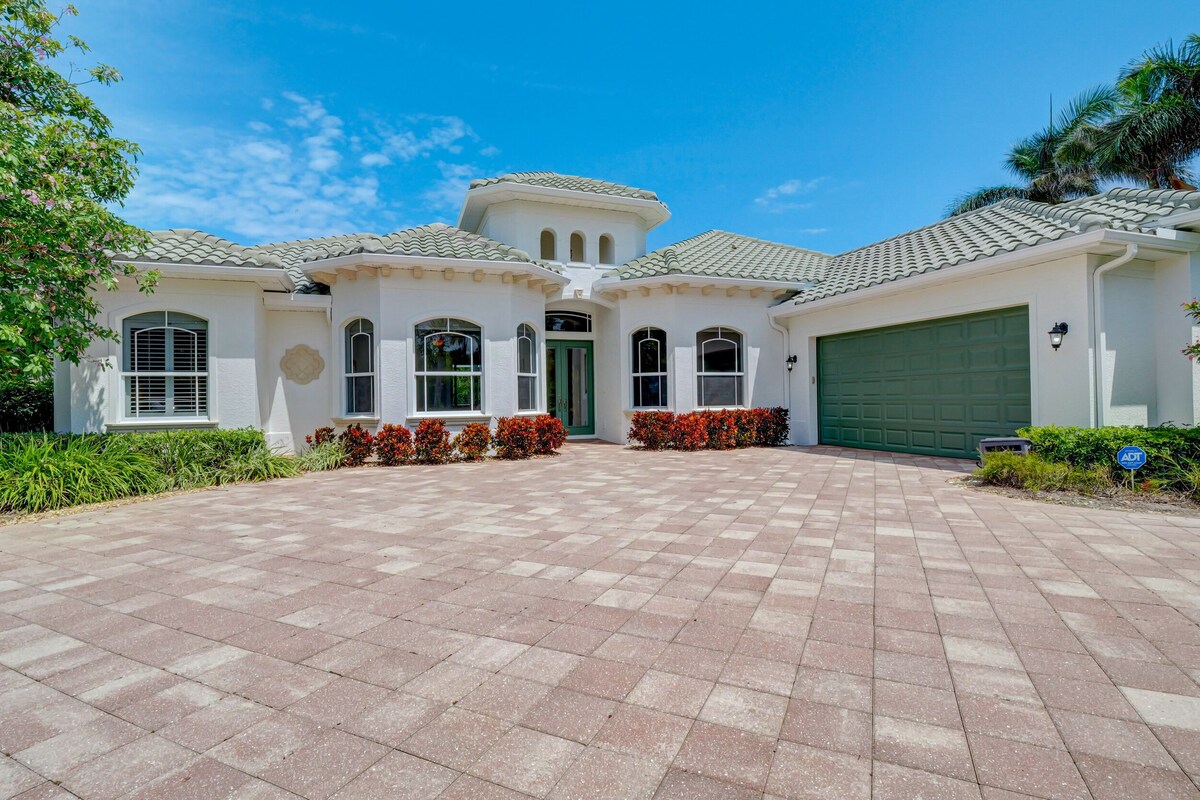 Photo 2 of Palm Paradise - Naples, FL