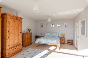 4 Schlafzimmer, Bügeleisen/Bügelbrett, Internetzugang, Bettwäsche