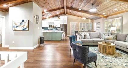 Luxury on Lake LBJ With Hot Tub Firepit & Boat Slip