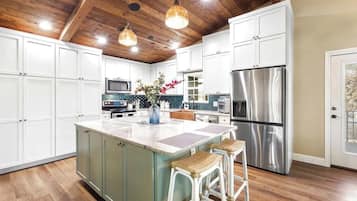 House, Multiple Beds, Hot Tub (307 Lucy Lane) | Private kitchen | Coffee/tea maker