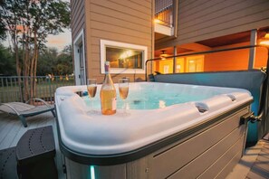 獨棟房屋, 多張床, 熱水浴缸 (307 Lucy Lane) | 室外 Spa 池