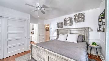 1 bedroom, individually decorated, individually furnished, bed sheets