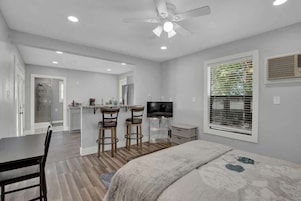 House, 1 Queen Bed, Patio (682 Old Comfort Gst) | 1 bedroom, individually decorated, individually furnished, bed sheets