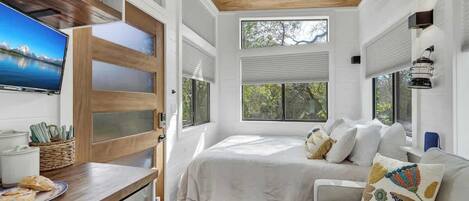 Hus - 1 kingsize-säng | 1 sovrum, individuell inredning, unika möbler och sängkläder