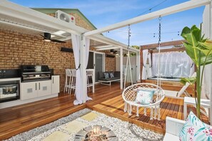 Terrace/patio - Private Spa, Fire Pit - The Retreat Coolum Beach (Coolum Beach)