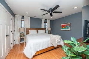 3 soverom, strykejern/-brett, reiseseng for barn og wi-fi