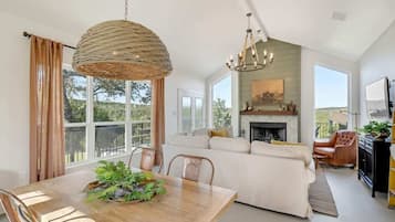 Rumah, Beberapa Tempat Tidur, hot tub (1335 Hilltop Oaks) | Interior