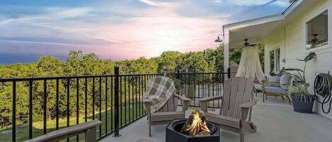 House, Multiple Beds, Hot Tub (1335 Hilltop Oaks) | Terrace/patio