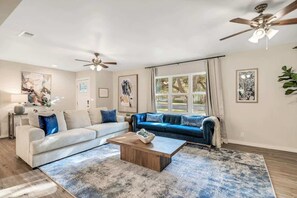 House, Multiple Beds, Patio, City View (123 Ridgewood Dr) | Living area - Luxury Home Just 5 min From Main St (Fredericksburg)