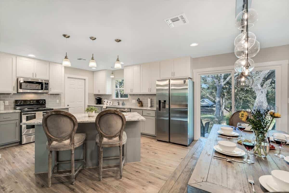 Casa, varias camas, patio, vistas a la ciudad (123 Ridgewood Dr) | Cocina privada | Cafetera o tetera