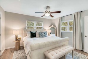 House, Multiple Beds, Patio, City View (123 Ridgewood Dr) | 3 bedrooms, individually decorated, individually furnished, bed sheets - Luxury Home Just 5 min From Main St (Fredericksburg)