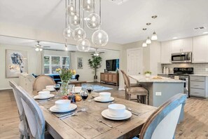 House, Multiple Beds, Patio, City View (123 Ridgewood Dr) | Dining - Luxury Home Just 5 min From Main St (Fredericksburg)