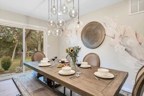 Ferienhaus, Mehrere Betten, Terrasse, Stadtblick (123 Ridgewood Dr) | Speisen