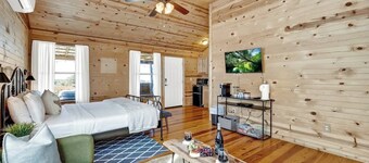 Mesquite Cabin With Hot Tub & Hill Country Views