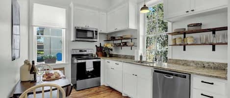 House, Multiple Beds, Patio, City View (403 W Austin Main) | Private kitchen | Coffee/tea maker