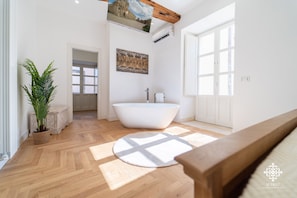 Exklusiv lägenhet | 3 sovrum, strykjärn/strykbräda, gratis wi-fi och sängkläder