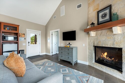 Luxury Cottage With Stunning Views-spa Bath-patio