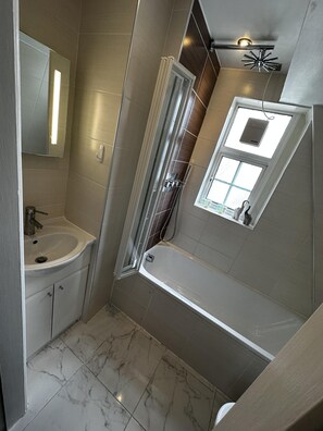 Apartment | Badezimmer